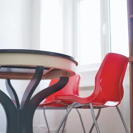 The Blue House - Saint Pauls